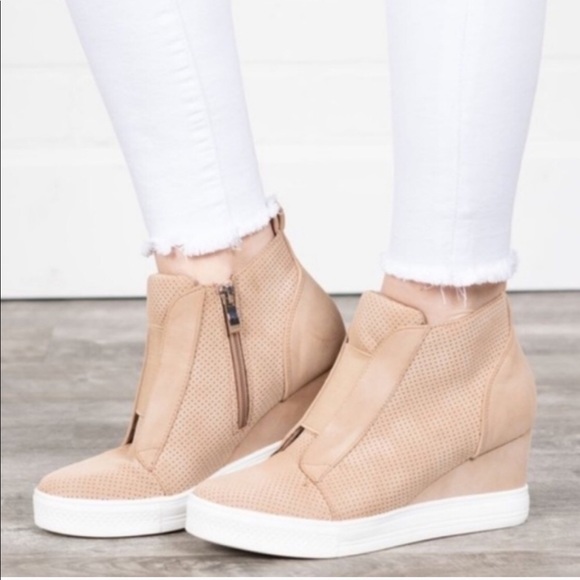 HP💥 NIB! Camel sneaker wedges vegan leather - Picture 4 of 8